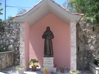 La statua di Padre Pio