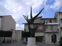 Monumento in metallo 