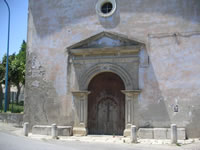 Il portale in pietra della chiesa di Santa Maria della Consolazione