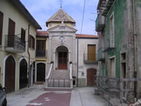 La cappelletta che insiste sulla piazzetta detta "Scala Santa", su cui sorgeva parte del castello medioevale