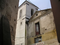 La facciata della chiesa della Madonna dell'Arco