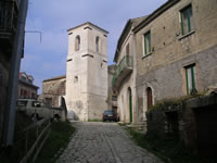 La torre campanaria della chiesa della Madonna dell'Arco