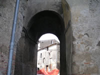 Arco nel borgo antico