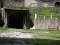 Il cunicolo cui tramite si accede alle Catacombe della Basilica dell'Annunziata