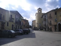 Immagine della piazza centrale di Serra, frazione di Pratola Serra