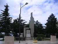 Il monumento dedicato ai Morti del terremoto 1980