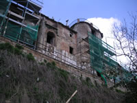 Una parte del castello di Tufo